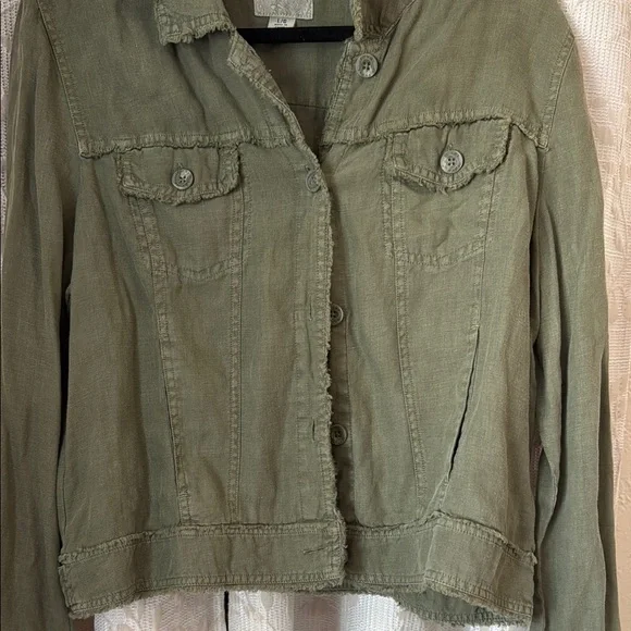 Tommy Bahama Women’s Green Utility Linen Shirt - Picture 9 of 12